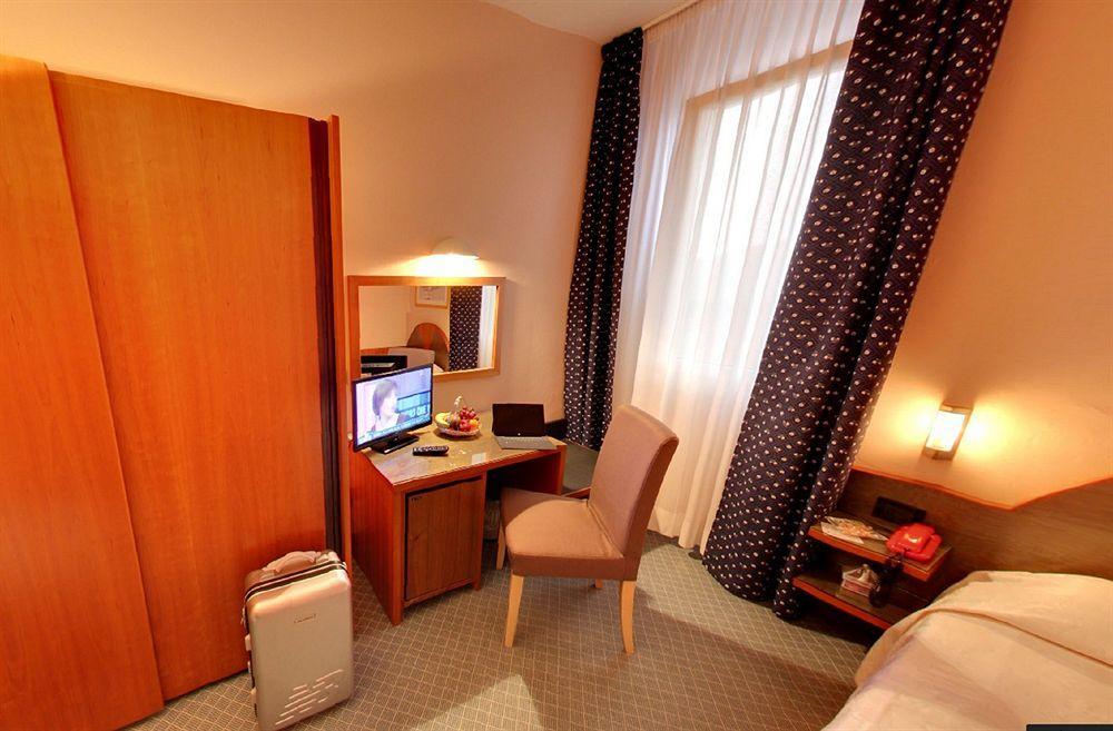 Hotel Rosa Абано-Терме Экстерьер фото